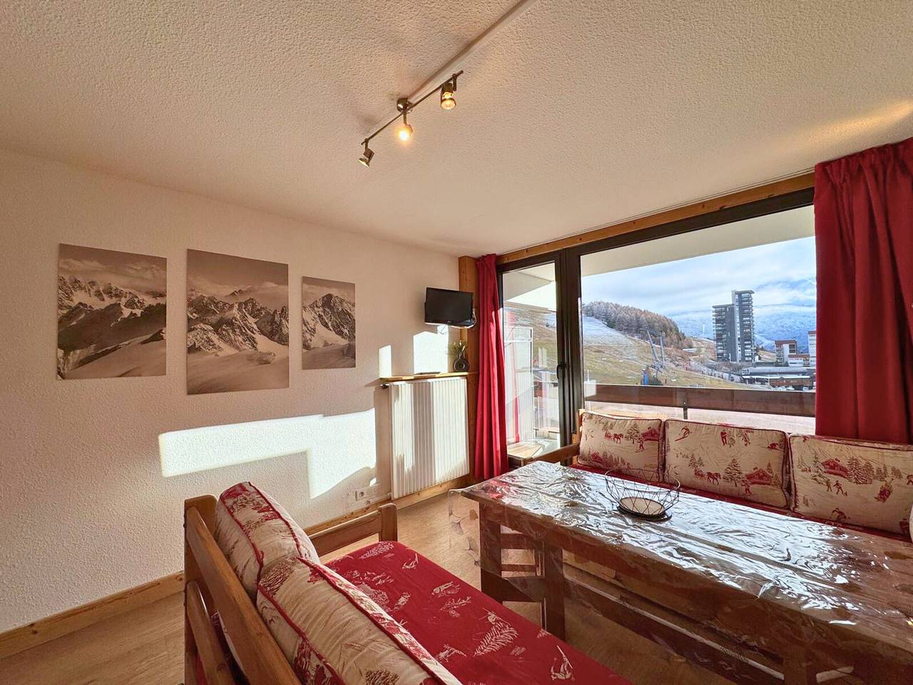 Studio entier, Studio ski aux pieds au cœur des Ménuires, balcon sud in Les Menuires, Saint-Martin-de-Belleville