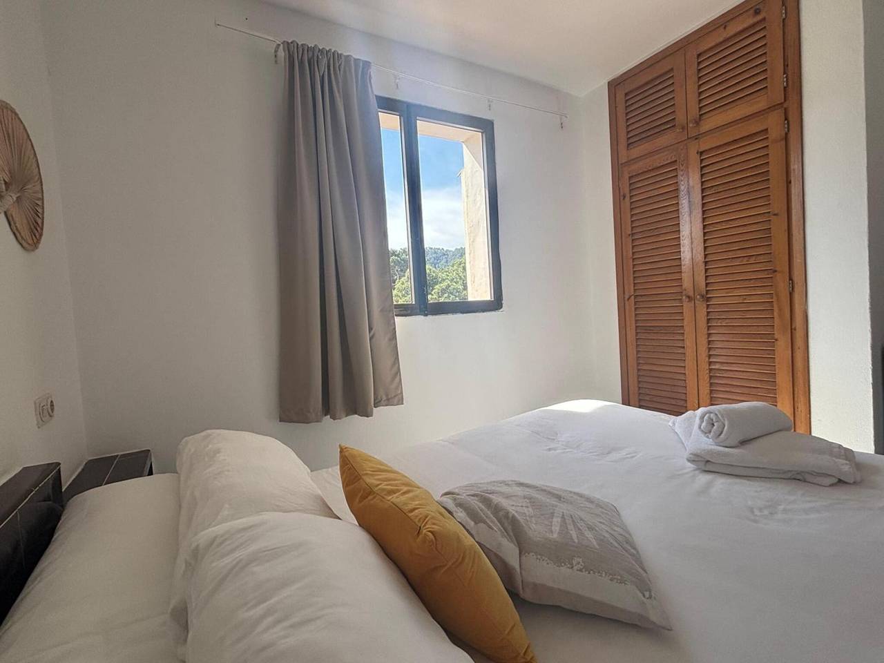 Appartement 'Vista Jardi5C' avec vue sur la mer, Wi-Fi et climatisation in S'Arenal Petit, Sant Joan de Labritja