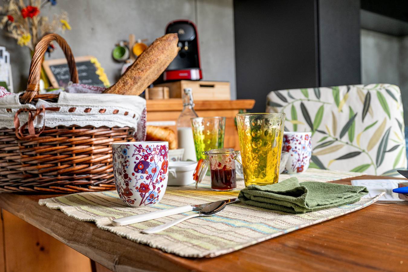 Apartamento vacacional entero, O' petit jardin... estar bien, ¡simplemente! in Cholet, Región de Cholet