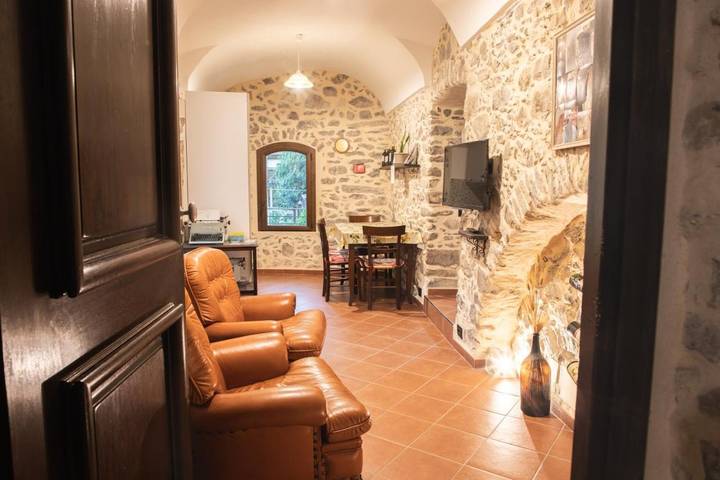 Gîte pour 3 personnes, avec vue et vue sur le lac à Rocchetta Nervina - 3