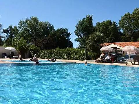 Camping pour 4 personnes à La Barre-de-Monts