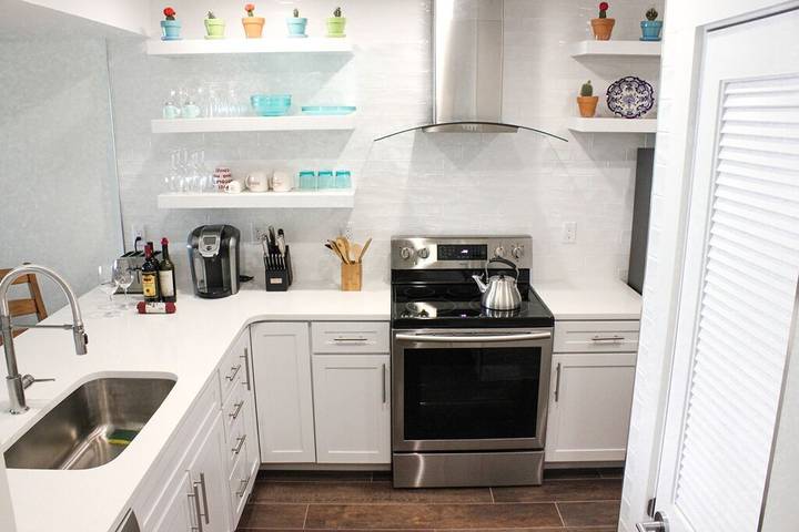 Vacation rental for 6 people, with pool and balcony as well as hot tub in Rosemary Beach