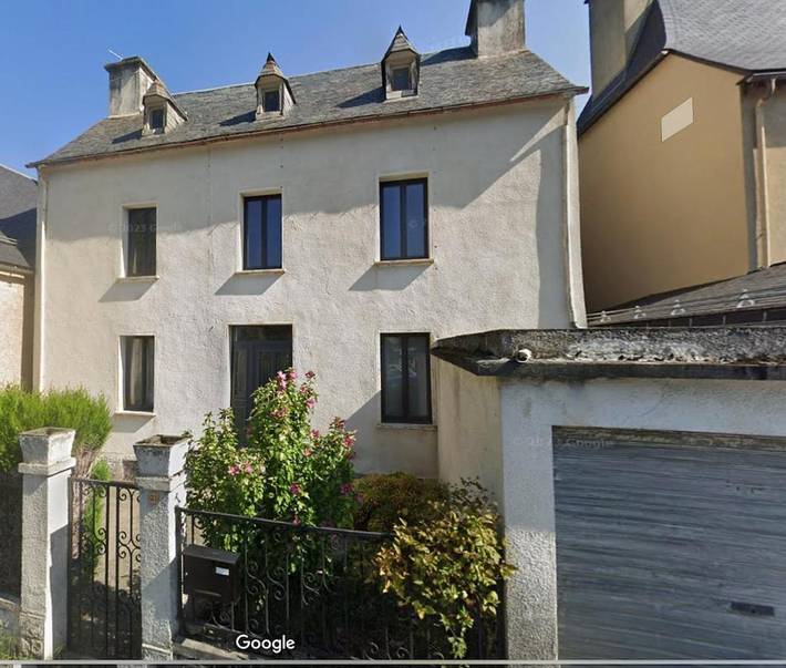 Location de vacances pour 7 personnes, avec terrasse et jardin à Guchan