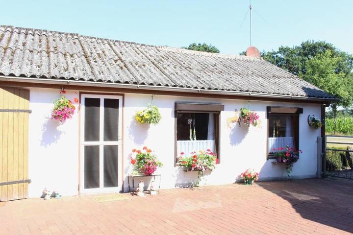 Ferienwohnung für 4 Personen, mit Terrasse und Garten sowie Ausblick in Garrel - 2