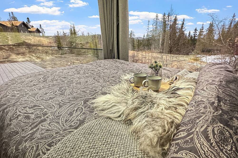Fela Mirror Cabin – Scenic Glass Retreat at 1000 Meters in Valdres in Nord-Aurdal