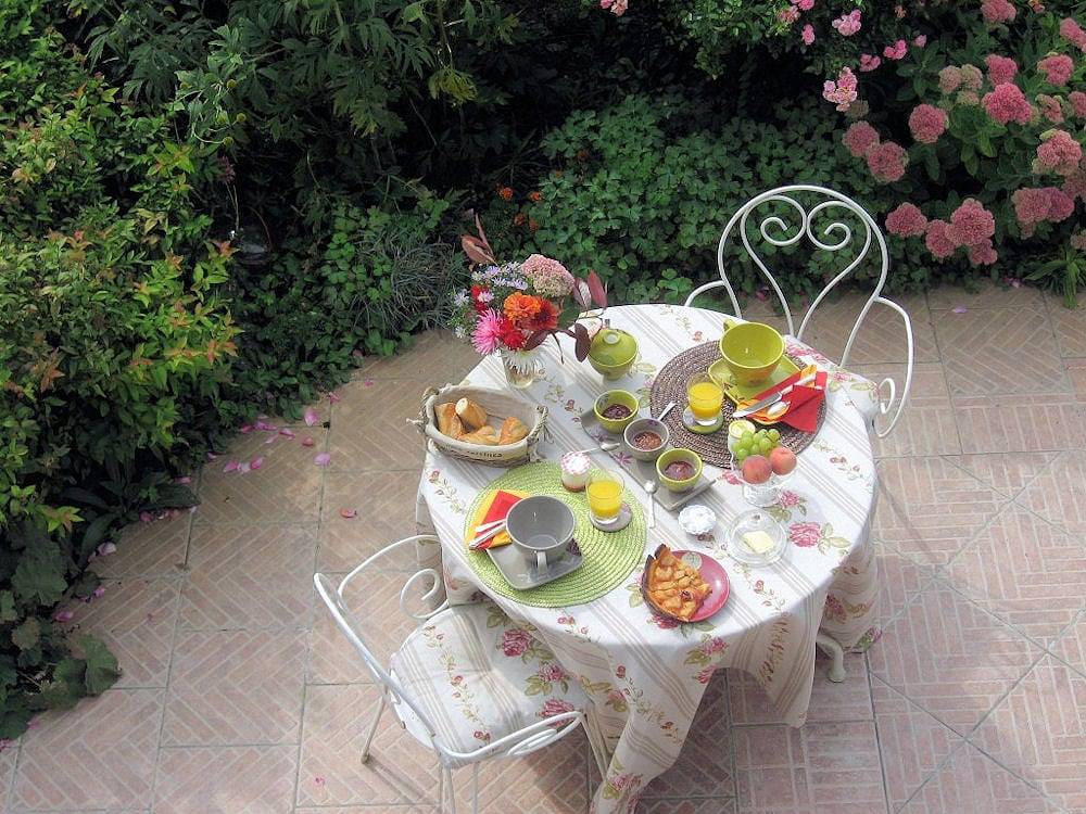 Les Chambres de la Roguenette - Chambre Belle de nuit in Saint-Prest, Région de Chartres