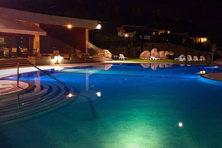 Ferienhaus für 9 Personen, mit Garten und Terrasse sowie Pool und Sauna