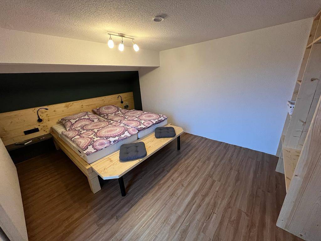 Ganze Ferienwohnung, Fewo/3 Schlafräume/Ostbalkon/sep. Eingang in Hopferau, Bayerisch Schwaben
