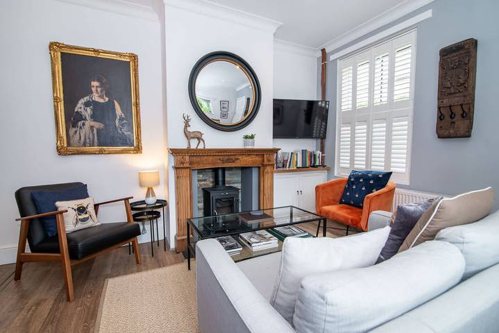 Host & Stay | Terrace House on Canal in Worcester, Worcestershire