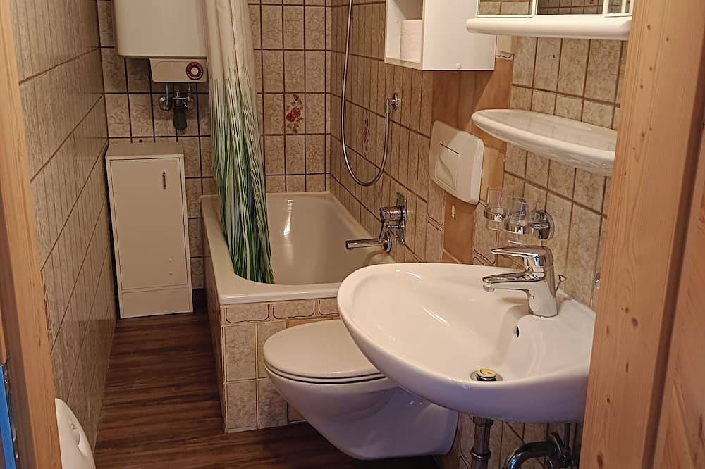 Ganze Wohnung, Ferienwohnung 2, 45qm für max. 2 Personen in Reit im Winkl, Bayerische Alpen