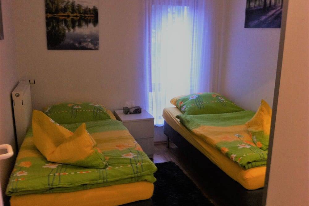 Ganze Wohnung, Haus Steinberg (Dtv 3 Sterne) - Herbi´s Ferienwohnung-Parterre Wohnung-\n Albcard in Burladingen, Neckar-Alb