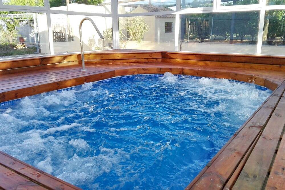 Ganze Wohnung, Homerez - Charmantes Appartement in Noguericas mit Gemeinschaftspool in Caravaca de la Cruz, Murcia Binnenland