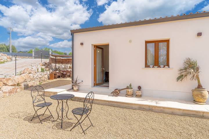 Gîte pour 2 personnes, avec jardin à Noto