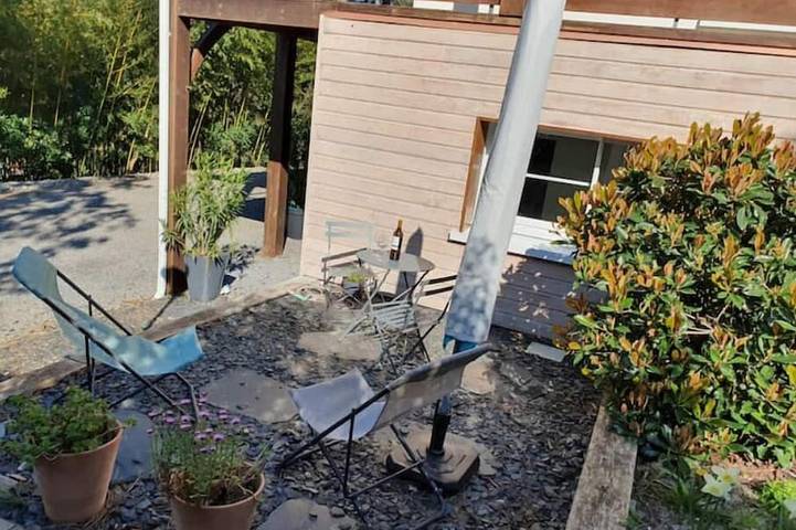 Gîte pour 4 personnes, avec terrasse dans Port de Maguide