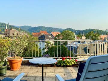 Ferienwohnung für 4 Personen, mit Terrasse und Ausblick in Freiburg