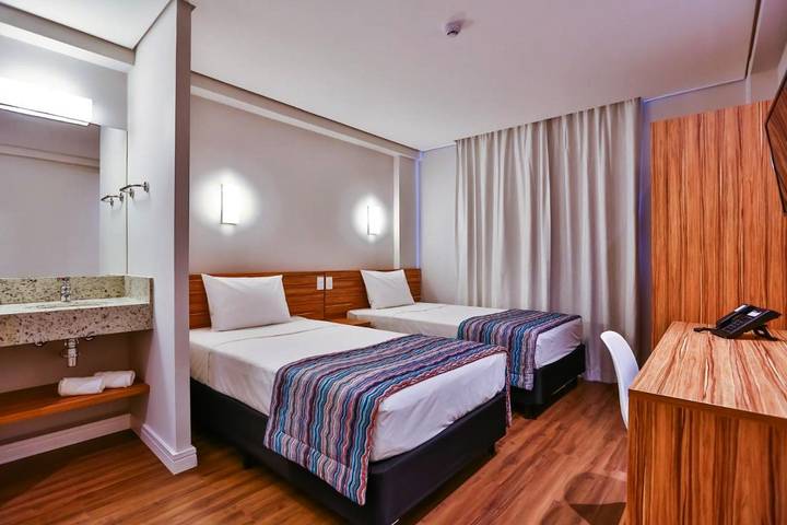 Pousadas para 4 pessoas em Maringá