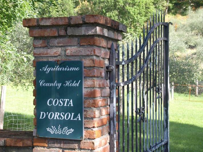 Location de vacances pour 2 personnes, avec piscine et vue ainsi que jardin et terrasse, animaux acceptés à Pontremoli - 2