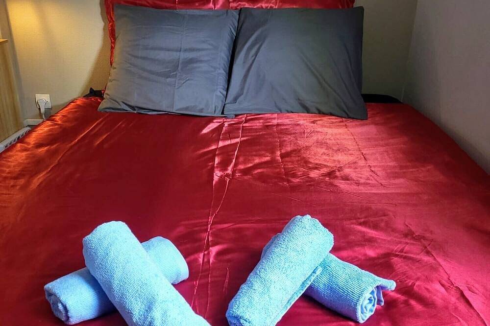 Chambre D'hôte Calme et Cosy, à 3min de la Gare, Avec un Grand lit de 160cm in Nevers, Nièvre