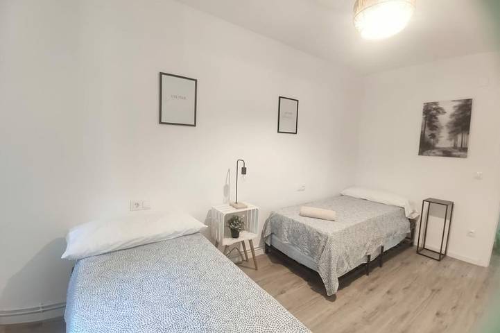Apartamento entero, Apartamento céntrico en Jaca con 1 dormitorio y parking incluido in Jaca, Pirineo Aragonés