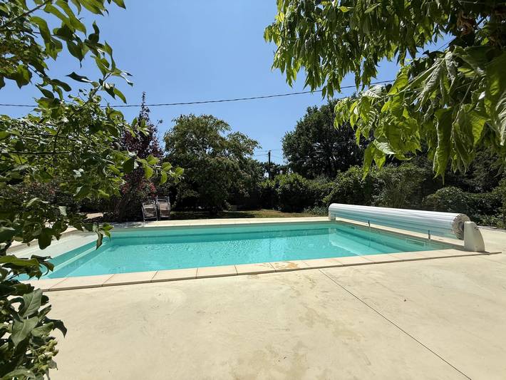 Location de vacances pour 30 personnes, avec Terrasse ainsi que Jardin et Piscine à Richerenches