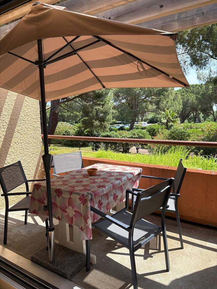 Gîte pour 4 personnes, avec terrasse et piscine dans Golf de Saint Cyprien - 2