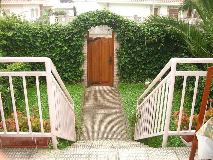 Location de vacances pour 6 personnes, avec piscine ainsi que jardin et vue à Laredo - 4
