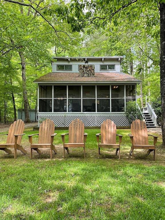 Vacation house for 12 people, with yard, with pets in Lake Gaston