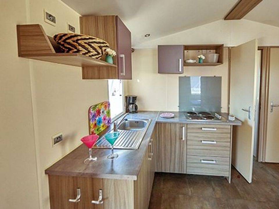 Camping La Falaise Narbonne Plage - Mobile home 6 persons - Mobile-home | Comfort Xl | 2 Bedrooms | 4/6 Pers. | Raised terrace in Narbonne Plage, Narbonne