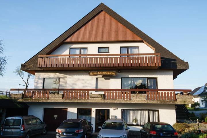 Gästehaus für 2 Personen, mit Balkon und Terrasse sowie Garten und Ausblick in Morbach