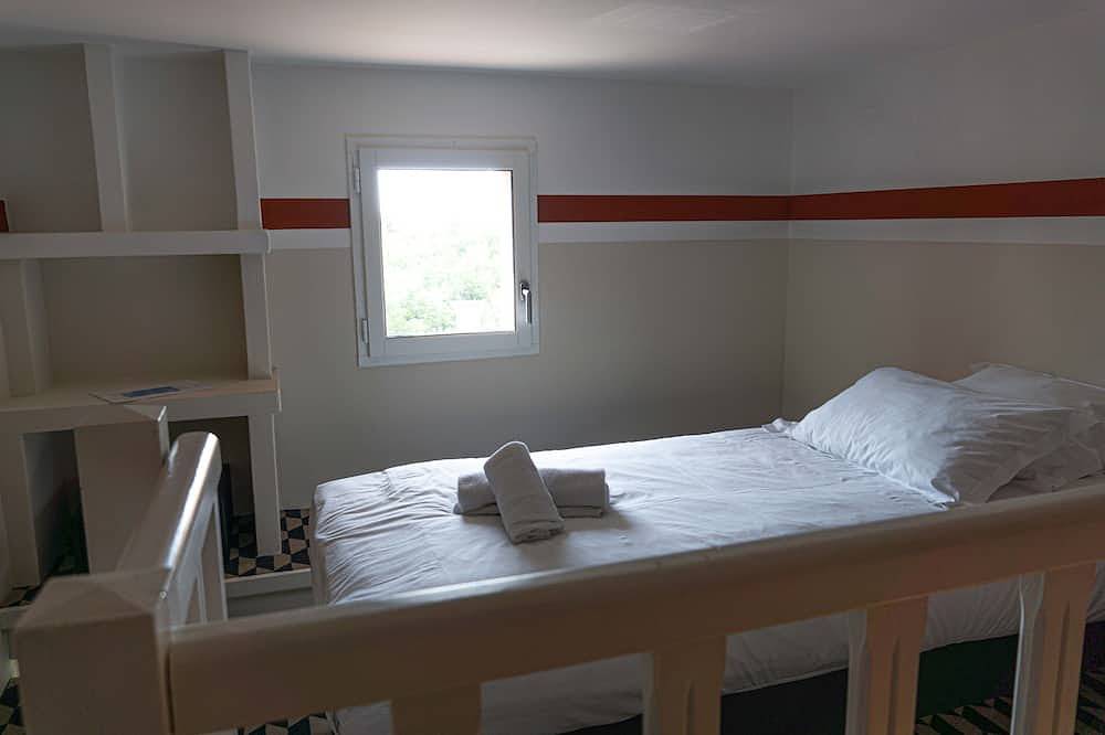 1 Bedroom Private vacation home in Roussillon in Roussillon, Regionaler Naturpark Luberon
