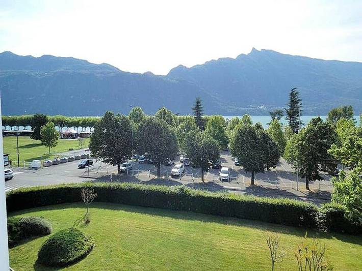 Gîte pour 4 personnes, avec balcon dans Esplanade du Lac ( Aix-les-Bains) - 2