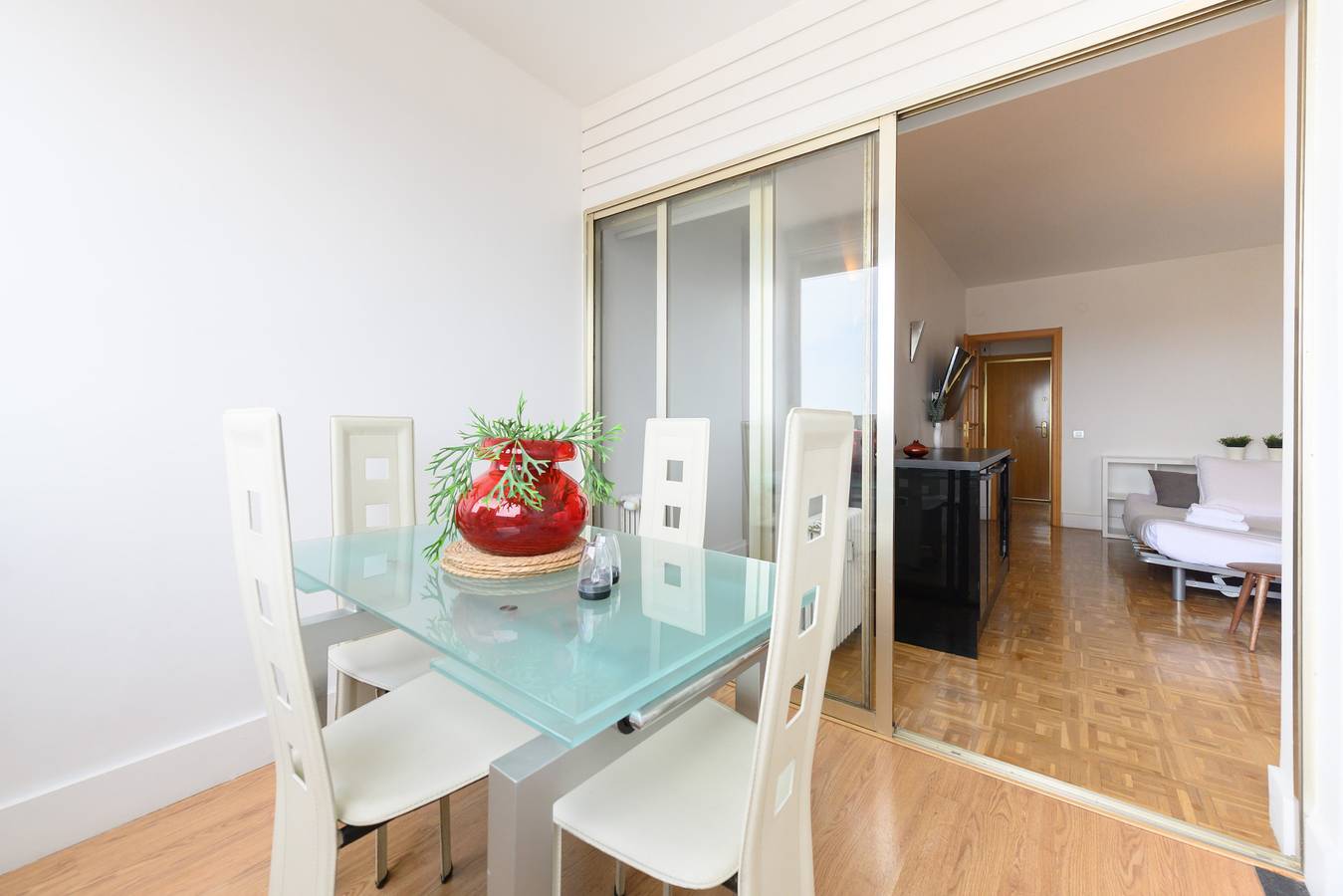 Apartamento entero, M (Gpe32)Piso de 2 Dormitorios con Vistas a la Ciu in Tetuán (desambiguación), Madrid
