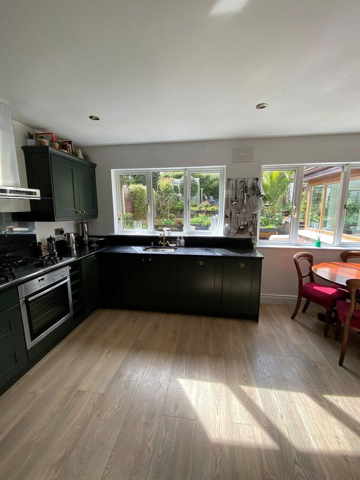 4 Bed House - Sleeps 8 - Pets - Parking - Wifi in County Wicklow