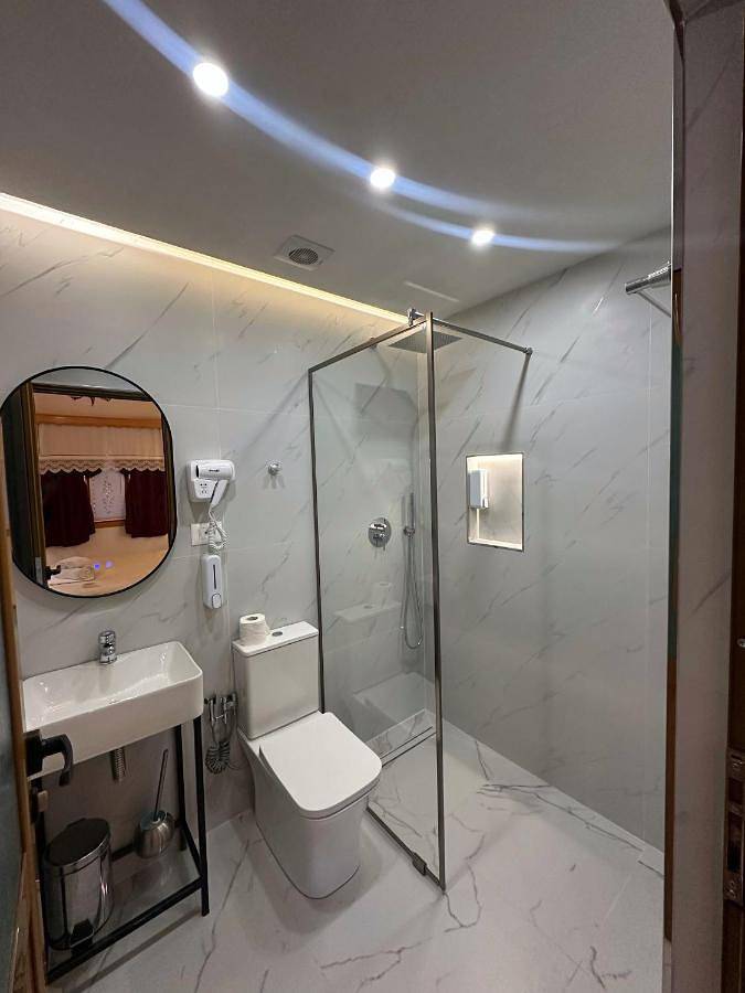 Maison d’hôte pour 5 personnes, avec vue ainsi que terrasse et jardin dans Gjirokastër - 3
