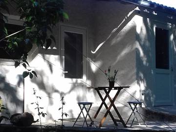 Gîte pour 2 personnes, avec vue et terrasse à Latouille-Lentillac
