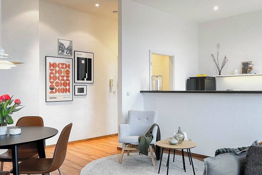 Ganze Wohnung, Moka Living-Sunset Apt, Kingbed, Wifi, Netflix in Magdeburg, Elbe-Börde-Heide
