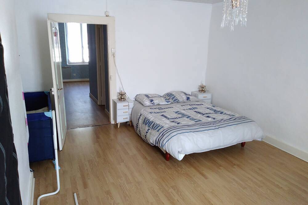 Large independent apartment in Saint-Claude (Jura), Parc naturel régional du Haut-Jura