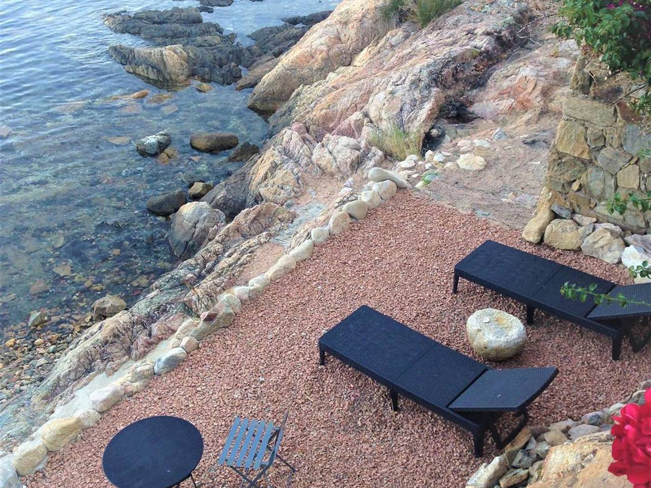 Apartamento entero, Apartamento renovado con vista, acceso al mar, Wifi y parking, cerca de Porto-Vecchio in Conca, Distrito de Sartène