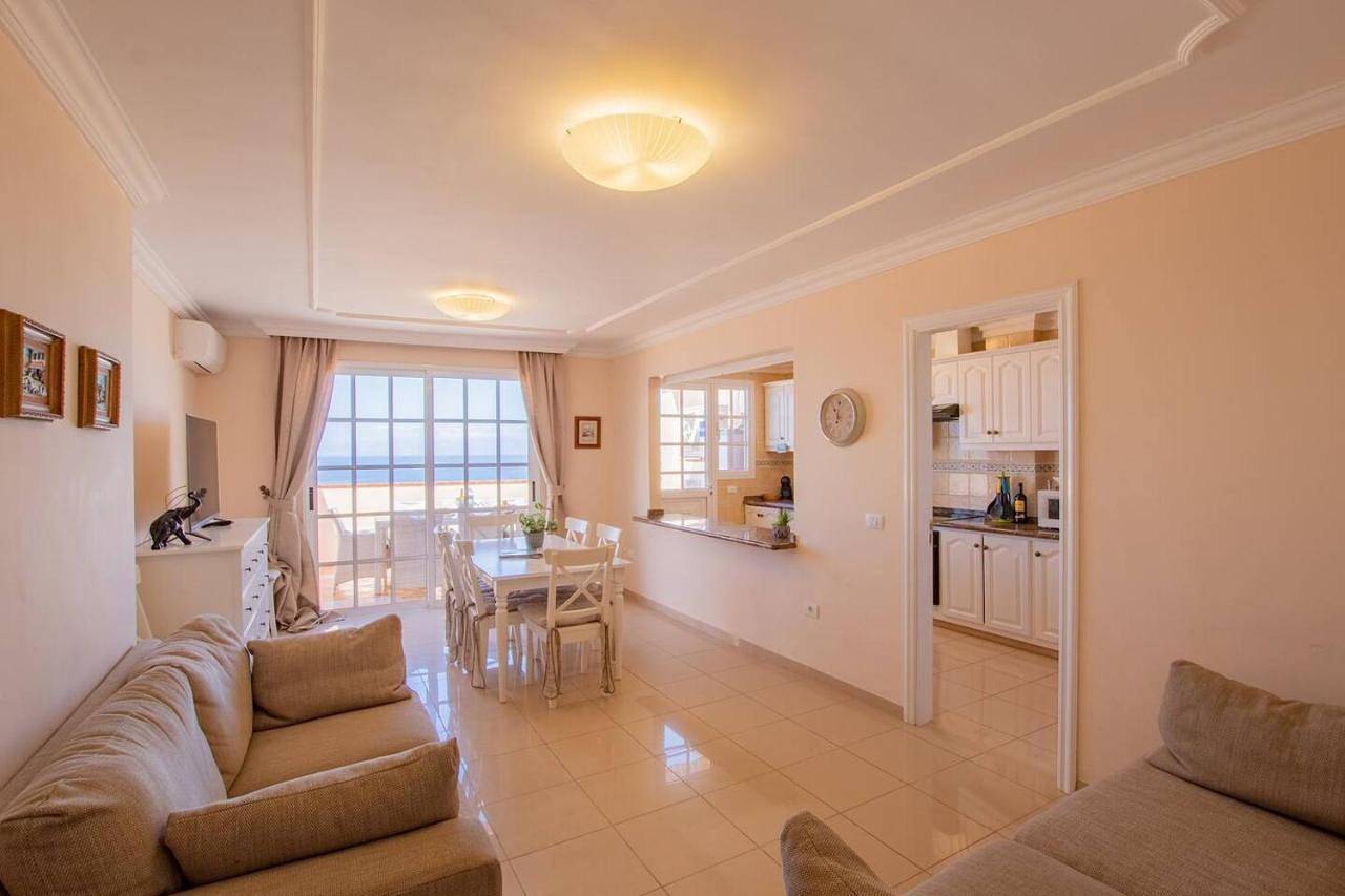 Apartamento entero, Penthouse Apt with Jacuzzi by Dream Homes Tenerife in Playa Neptuno (Santiago del Teide), Santiago del Teide