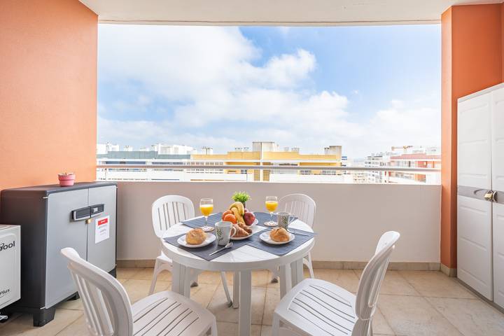 Studio Aqua with Shared Pool, Wifi and Air Conditioning