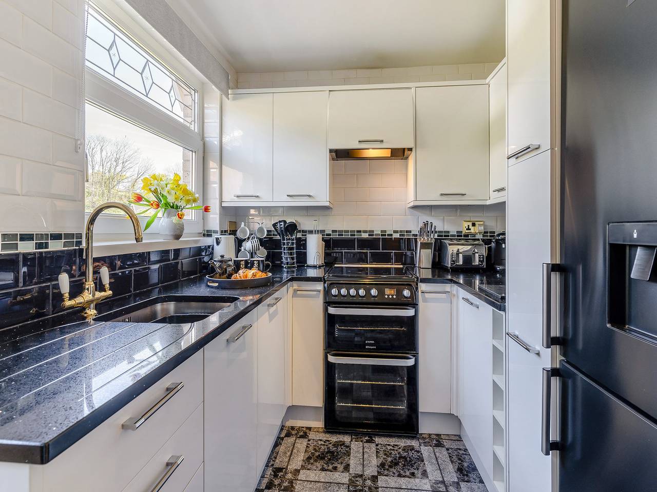 Bungalow Highfields in Swansea region