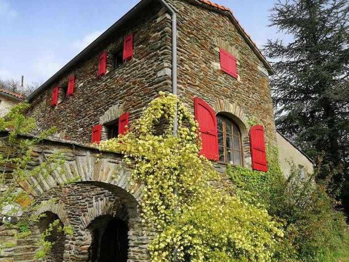 Location de vacances pour 8 personnes, avec jardin et vue, animaux acceptés à Saint-Julien-des-Points - 2