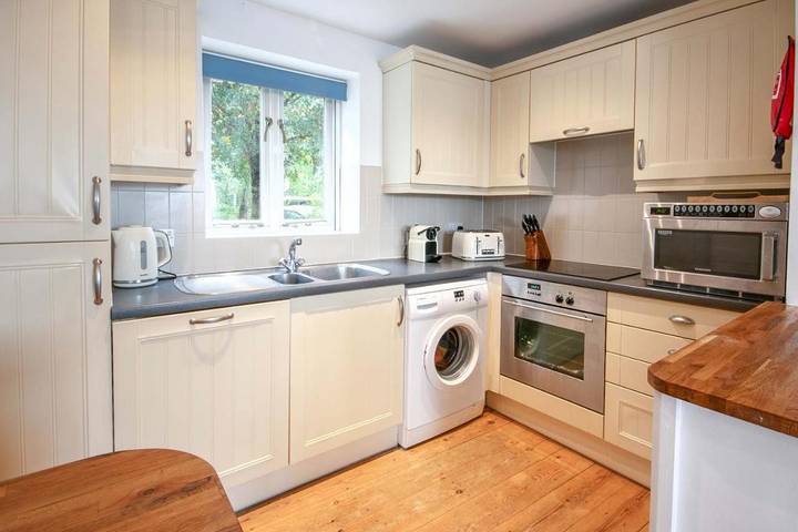 Ferienhaus für 4 Personen, mit Seeblick und Terrasse sowie Pool und Ausblick, mit Haustier in The Cotswolds - 4