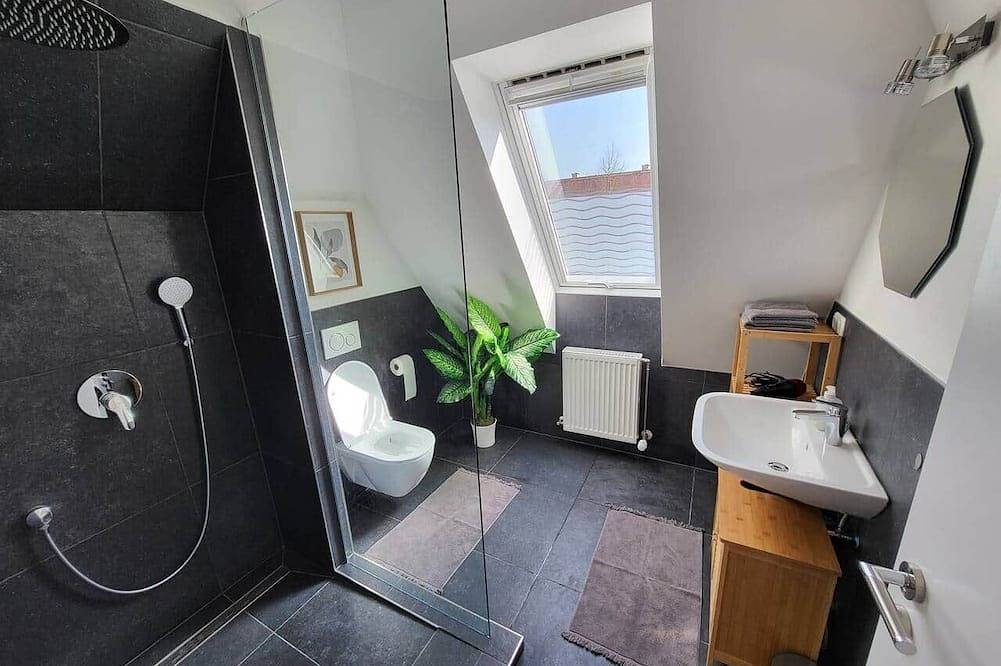 Ganze Wohnung, Dachgeschosswohnung 2 - Apartments am Schloss in Oberschleißheim, Oberbayern