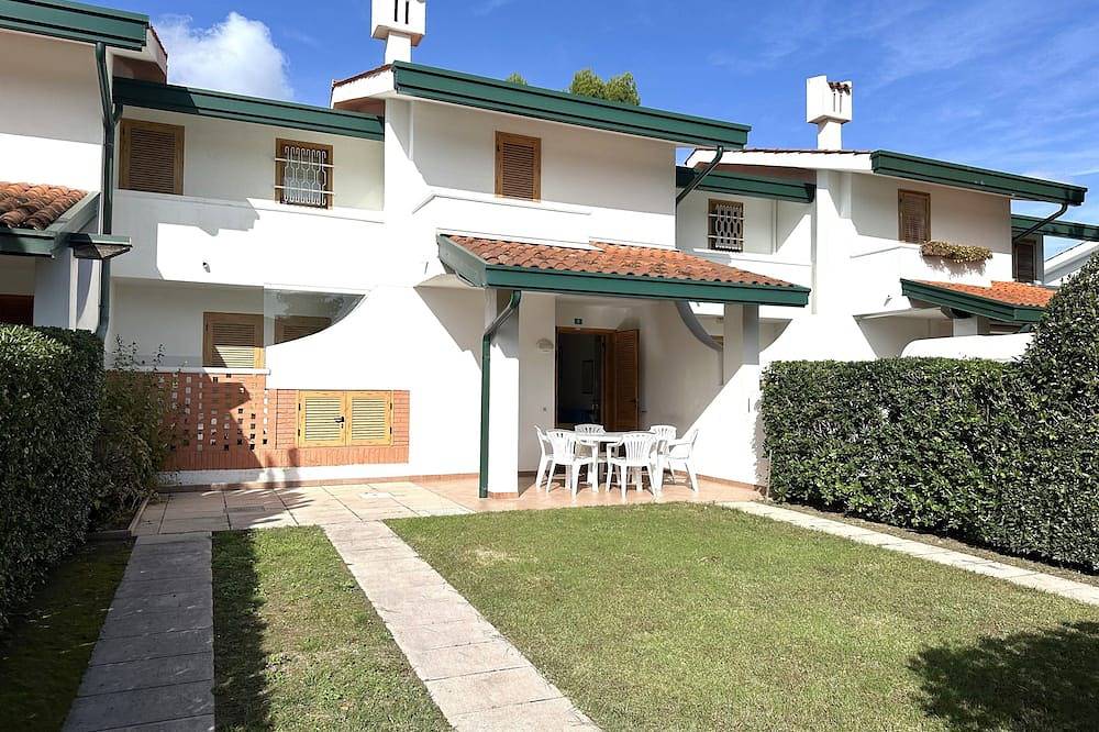 Danube village terraced house on two levels in Bibione, San Michele al Tagliamento