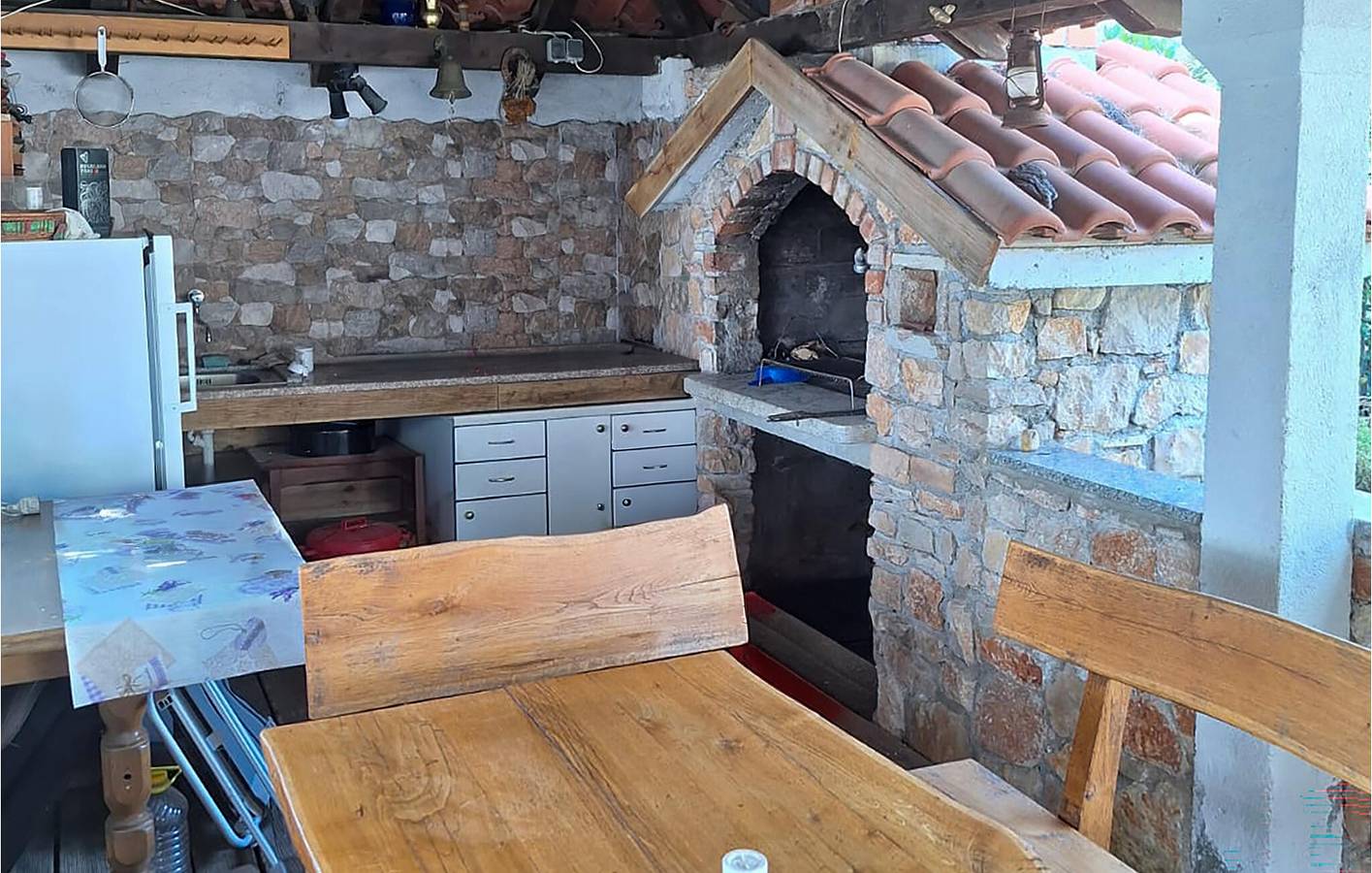 Ganze Ferienwohnung, Ferienwohnung für 4 Personen mit Terrasse in Betina, Tisno