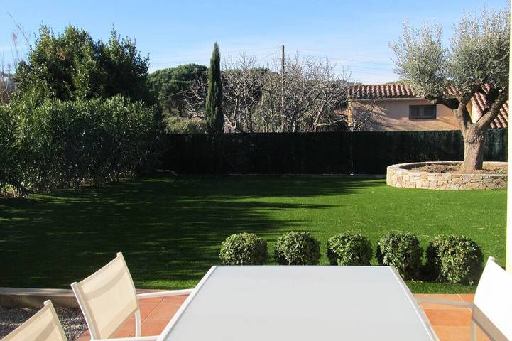 Villa für 5 Personen, mit Terrasse und Garten