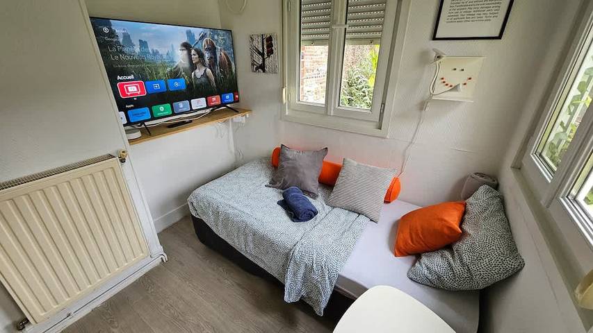 Appartement entier, Les Glycines - studio 9m2 cosy et reposant 1p in Arras, Région d'Arras