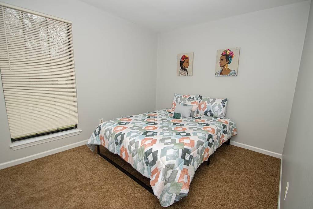 House - Sleeps 9 - Parking - Patio in North Little Rock, Arkansas