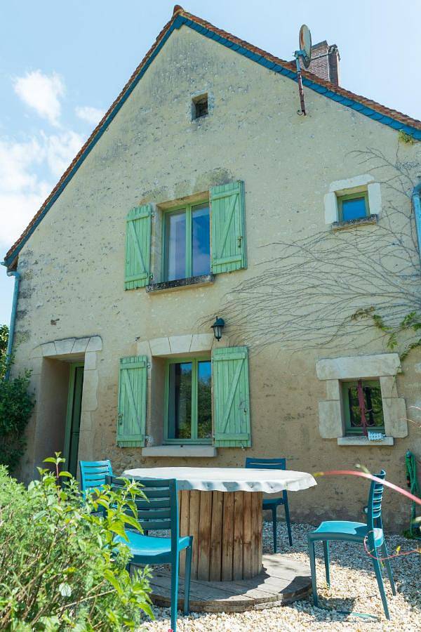 Location de vacances pour 4 personnes, avec terrasse et jardin à Orbigny - 2